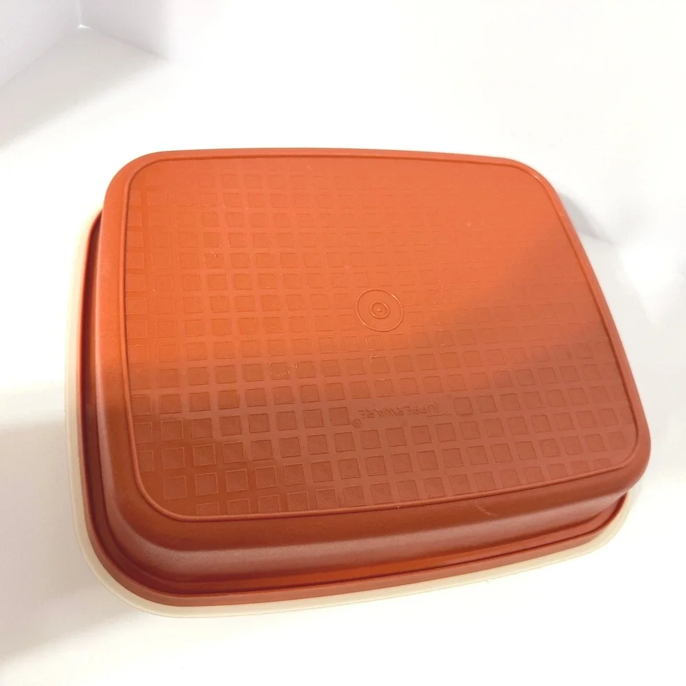 Vintage Tupperware Season-Serve Large Marinade Container Paprika Orange 1294